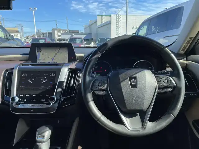 トヨタ クラウン ハイブリッド S Cパッケージ Four 石川県 2018(平30)年 6.5万km ホワイトパールクリスタルシャイン 4WD/純正メモリーナビ/フルセグTV/バックカメラ/LEDヘッドライト/トヨタセーフティセンス/レーダークルーズ/パワーシート/ドライブレコーダー/ETC/純正アルミホイール/スマートキー/プッシュスタート/電動ミラー/保証書