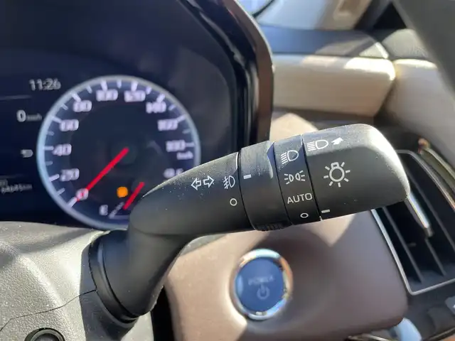 トヨタ クラウン ハイブリッド S Cパッケージ Four 石川県 2018(平30)年 6.5万km ホワイトパールクリスタルシャイン 4WD/純正メモリーナビ/フルセグTV/バックカメラ/LEDヘッドライト/トヨタセーフティセンス/レーダークルーズ/パワーシート/ドライブレコーダー/ETC/純正アルミホイール/スマートキー/プッシュスタート/電動ミラー/保証書