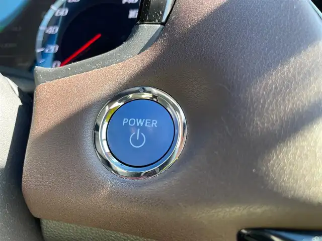 トヨタ クラウン ハイブリッド S Cパッケージ Four 石川県 2018(平30)年 6.5万km ホワイトパールクリスタルシャイン 4WD/純正メモリーナビ/フルセグTV/バックカメラ/LEDヘッドライト/トヨタセーフティセンス/レーダークルーズ/パワーシート/ドライブレコーダー/ETC/純正アルミホイール/スマートキー/プッシュスタート/電動ミラー/保証書