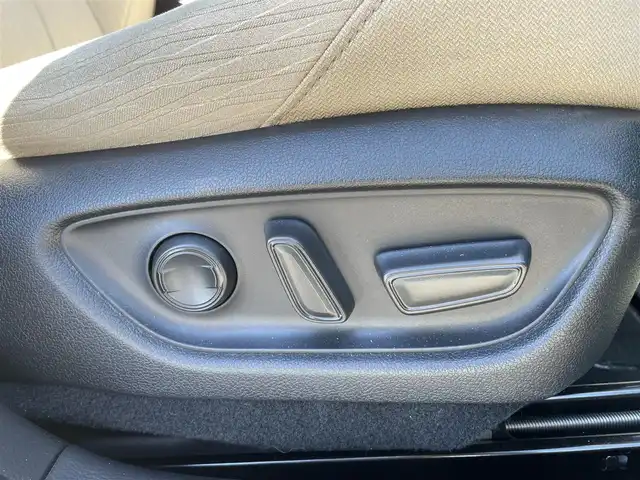 トヨタ クラウン ハイブリッド S Cパッケージ Four 石川県 2018(平30)年 6.5万km ホワイトパールクリスタルシャイン 4WD/純正メモリーナビ/フルセグTV/バックカメラ/LEDヘッドライト/トヨタセーフティセンス/レーダークルーズ/パワーシート/ドライブレコーダー/ETC/純正アルミホイール/スマートキー/プッシュスタート/電動ミラー/保証書