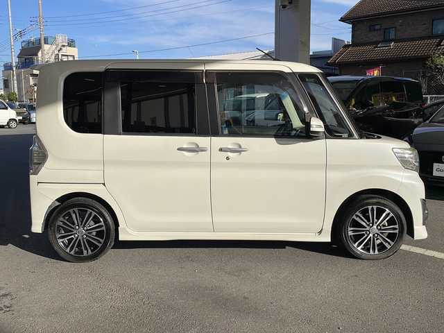 ダイハツ タント カスタム RS トップED SA 埼玉県 2014(平26)年 10.1万km パールホワイトⅢ メモリナビ/DVDナビ/バックカメラ/フルセグテレビ/プッシュスタート/両側パワースライドドア/ETC/アイドリングストップ/ターボ車/純正アルミ15インチ/ドライブレコーダー/パワーウインドウ/オートライト/本革巻きステアリング/オートエアコン/エアバック