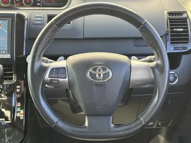 トヨタ ヴォクシー ZS 茨城県 2013(平25)年 7.9万km ホワイトパールクリスタルシャイン 純正ナビ/　(AM/FM/CD/DVD/Bluetooth/フルセグ)/バックカメラ/社外admirationエアロ/　(フロント/サイド/リアアンダー)/社外マフラー/純正アルミホイール/片側パワースライドドア/ETC/W(後席)エアコン/パドルシフト/フォグランプ/ISOFIX/パワーステアリング/オートライト/Wエアバック/取扱説明書