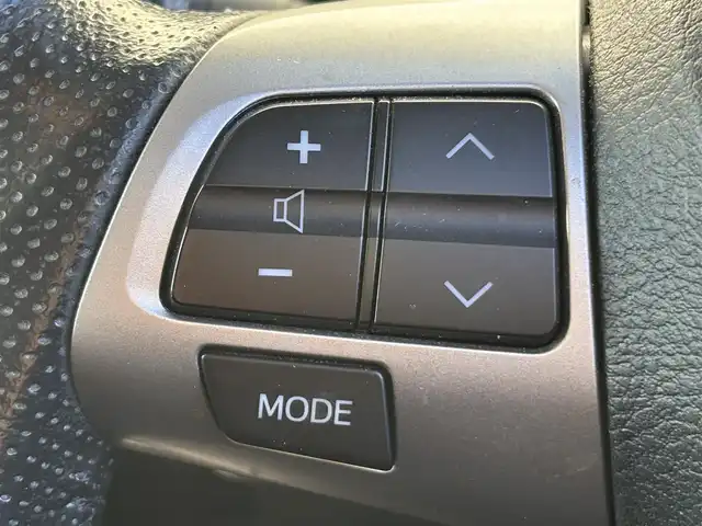 トヨタ ヴォクシー ZS 茨城県 2013(平25)年 7.9万km ホワイトパールクリスタルシャイン 純正ナビ/　(AM/FM/CD/DVD/Bluetooth/フルセグ)/バックカメラ/社外admirationエアロ/　(フロント/サイド/リアアンダー)/社外マフラー/純正アルミホイール/片側パワースライドドア/ETC/W(後席)エアコン/パドルシフト/フォグランプ/ISOFIX/パワーステアリング/オートライト/Wエアバック/取扱説明書