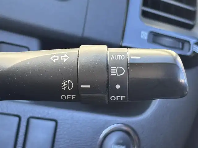 トヨタ ヴォクシー ZS 茨城県 2013(平25)年 7.9万km ホワイトパールクリスタルシャイン 純正ナビ/　(AM/FM/CD/DVD/Bluetooth/フルセグ)/バックカメラ/社外admirationエアロ/　(フロント/サイド/リアアンダー)/社外マフラー/純正アルミホイール/片側パワースライドドア/ETC/W(後席)エアコン/パドルシフト/フォグランプ/ISOFIX/パワーステアリング/オートライト/Wエアバック/取扱説明書