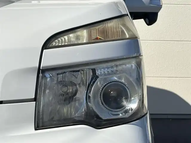 トヨタ ヴォクシー ZS 茨城県 2013(平25)年 7.9万km ホワイトパールクリスタルシャイン 純正ナビ/　(AM/FM/CD/DVD/Bluetooth/フルセグ)/バックカメラ/社外admirationエアロ/　(フロント/サイド/リアアンダー)/社外マフラー/純正アルミホイール/片側パワースライドドア/ETC/W(後席)エアコン/パドルシフト/フォグランプ/ISOFIX/パワーステアリング/オートライト/Wエアバック/取扱説明書