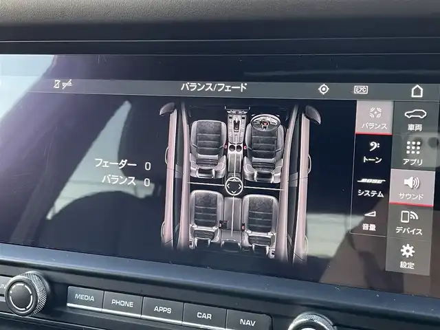 ポルシェ マカン ターボ 東京都 2019(令1)年 3.7万km 白 ワンオーナー/パノラマルーフ/スポーツクロノ/２１インチＲＳスパイダーデザインＡＷ/アダプティブエアサス/ポルシェエンボスヘッドレスト/純正ナビ/３６０°カメラ/レザーシート/ドライブレコーダー