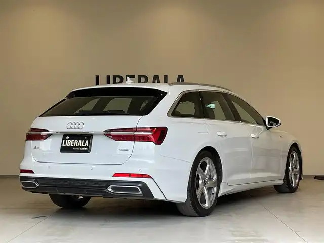 アウディ アウディ Ａ６ アバント 40TDIクワトロ Sライン 熊本県 2021(令3)年 3.2万km グレイシアホワイトメタリック ・スマートキー/・プッシュスタート/・サンルーフ/・エフェシェンシアシスト/・ハイビームアシスト/・パーキングエイド/・アダプティブドライビングアシスト/・接近警告/・レーナシスト/・Audiプレセンス/・サイドアシスト/・クルーズコントロール(追従式)/・Sライン専用黒革シート/・前席パワーシート/・前席シートヒーター /・純正メモリナビ/　【Bluetooth・USB・AppleCarPlay・AndroidAuto】/・フルセグTV/・全周囲カメラ/・ETC2.0/・バーチャルコクピット/・パワーバックドア/・LEDヘッドランプ/・保証書/取説