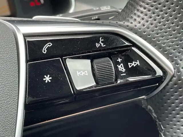 アウディ アウディ Ａ６ アバント 40TDIクワトロ Sライン 青森県 2021(令3)年 3.2万km グレイシアホワイトメタリック 4WD/サンルーフ/アダプティブクルーズコントロール/純正ナビ/（TV・Bluetooth・USB・AppleCarPlay・AndroidAuto）/パーキングアシスト/全方位カメラ/バーチャルコックピット/LEDオートライト/ウェザーライト/ハイビームアシスト/レーンキープアシスト/近接警告システム/ミラー型ドライブレコーダー/黒革シート/パワーシート/（D席メモリー機能付）/シートヒーター/エアコン液晶スイッチ/革巻きステアリング/ステアリングスイッチ/パドルシフト/タイプCコネクターX2/ウインカーミラー/ETC/電動パーキングブレーキ/プッシュスタート/スマートキーX2/取扱説明書/保証書