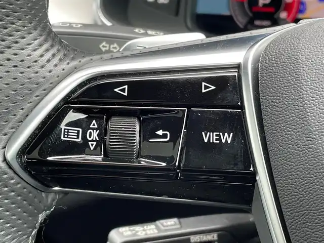 アウディ アウディ Ａ６ アバント 40TDIクワトロ Sライン 青森県 2021(令3)年 3.2万km グレイシアホワイトメタリック 4WD/サンルーフ/アダプティブクルーズコントロール/純正ナビ/（TV・Bluetooth・USB・AppleCarPlay・AndroidAuto）/パーキングアシスト/全方位カメラ/バーチャルコックピット/LEDオートライト/ウェザーライト/ハイビームアシスト/レーンキープアシスト/近接警告システム/ミラー型ドライブレコーダー/黒革シート/パワーシート/（D席メモリー機能付）/シートヒーター/エアコン液晶スイッチ/革巻きステアリング/ステアリングスイッチ/パドルシフト/タイプCコネクターX2/ウインカーミラー/ETC/電動パーキングブレーキ/プッシュスタート/スマートキーX2/取扱説明書/保証書