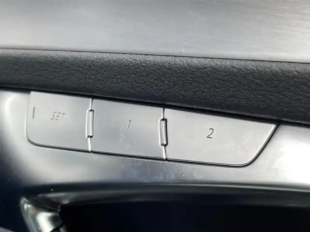 アウディ アウディ Ａ６ アバント 40TDIクワトロ Sライン 青森県 2021(令3)年 3.2万km グレイシアホワイトメタリック 4WD/サンルーフ/アダプティブクルーズコントロール/純正ナビ/（TV・Bluetooth・USB・AppleCarPlay・AndroidAuto）/パーキングアシスト/全方位カメラ/バーチャルコックピット/LEDオートライト/ウェザーライト/ハイビームアシスト/レーンキープアシスト/近接警告システム/ミラー型ドライブレコーダー/黒革シート/パワーシート/（D席メモリー機能付）/シートヒーター/エアコン液晶スイッチ/革巻きステアリング/ステアリングスイッチ/パドルシフト/タイプCコネクターX2/ウインカーミラー/ETC/電動パーキングブレーキ/プッシュスタート/スマートキーX2/取扱説明書/保証書