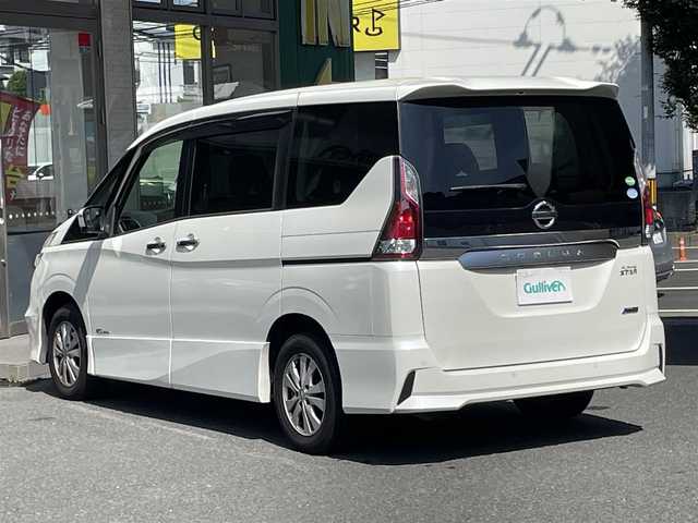 日産 セレナ ハイウェイスター Vセレクション 宮城県 2017(平29)年 8万km ブリリアントホワイトパール ワンオーナー/4WD/純正ＳＤナビ/（ＦＭ／ＡＭ／ＣＤ／ＤＶＤ／Ｂｌｕｅｔｏｏｔｈ）　/フルセグテレビ　/ハーフレザーシート　/衝突被害軽減装置　/クルーズコントロール　/フリップダウンモニター　/パーキングアシスト　/全方位カメラ/両側パワースライドドア/横滑り防止装置/アイドリングストップ/サイドカメラ/バックカメラ/スマートキー/プッシュスタート/ETC/オートライト/スタッドレスタイヤ社外AW/（195/65R15 3mm）