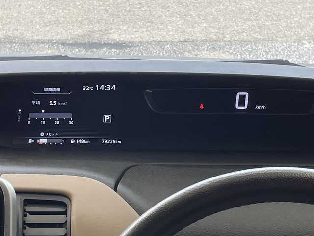 日産 セレナ ハイウェイスター Vセレクション 宮城県 2017(平29)年 8万km ブリリアントホワイトパール ワンオーナー/4WD/純正ＳＤナビ/（ＦＭ／ＡＭ／ＣＤ／ＤＶＤ／Ｂｌｕｅｔｏｏｔｈ）　/フルセグテレビ　/ハーフレザーシート　/衝突被害軽減装置　/クルーズコントロール　/フリップダウンモニター　/パーキングアシスト　/全方位カメラ/両側パワースライドドア/横滑り防止装置/アイドリングストップ/サイドカメラ/バックカメラ/スマートキー/プッシュスタート/ETC/オートライト/スタッドレスタイヤ社外AW/（195/65R15 3mm）