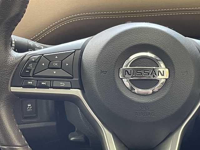 日産 セレナ ハイウェイスター Vセレクション 宮城県 2017(平29)年 8万km ブリリアントホワイトパール ワンオーナー/4WD/純正ＳＤナビ/（ＦＭ／ＡＭ／ＣＤ／ＤＶＤ／Ｂｌｕｅｔｏｏｔｈ）　/フルセグテレビ　/ハーフレザーシート　/衝突被害軽減装置　/クルーズコントロール　/フリップダウンモニター　/パーキングアシスト　/全方位カメラ/両側パワースライドドア/横滑り防止装置/アイドリングストップ/サイドカメラ/バックカメラ/スマートキー/プッシュスタート/ETC/オートライト/スタッドレスタイヤ社外AW/（195/65R15 3mm）