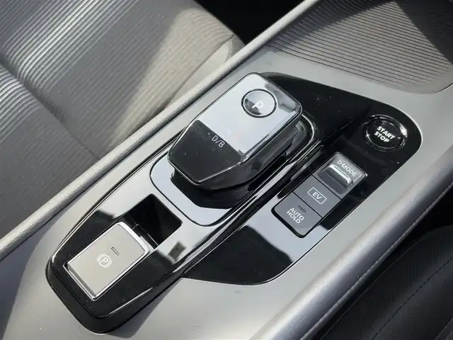 日産 ノート X 徳島県 2021(令3)年 2.1万km ピュアホワイトパール ・純正９型ナビ/（フルセグＴＶ・ＢＴ・ＦＭＡＭ・ＣＤ・ＵＳＢ接続・ＳＤ・ｉｐｏｄ接続）/・ＥＴＣ　/・前後コーナーセンサー　/・オートマチックハイビーム　/・ステアリングリモコン　/・プロパイロット　/・衝突軽減ブレーキ