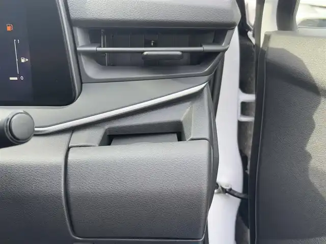 日産 ノート X 徳島県 2021(令3)年 2.1万km ピュアホワイトパール ・純正９型ナビ/（フルセグＴＶ・ＢＴ・ＦＭＡＭ・ＣＤ・ＵＳＢ接続・ＳＤ・ｉｐｏｄ接続）/・ＥＴＣ　/・前後コーナーセンサー　/・オートマチックハイビーム　/・ステアリングリモコン　/・プロパイロット　/・衝突軽減ブレーキ