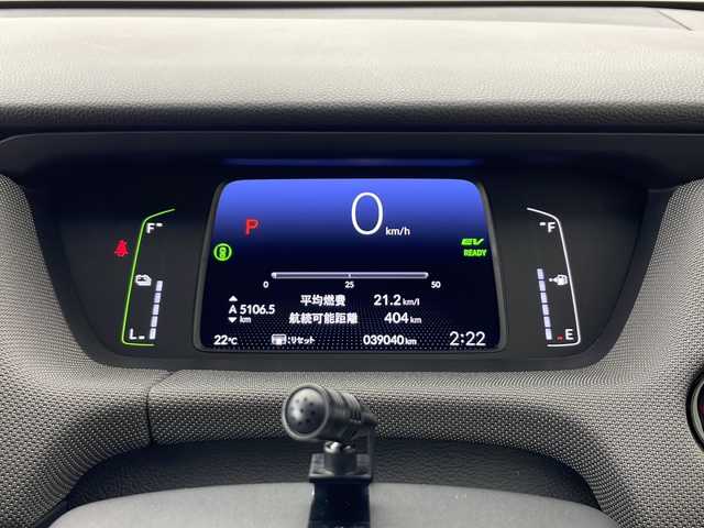 ホンダ フィット e:HEVクロスター 秋田県 2022(令4)年 3.9万km ルナシルバーM ワンオーナー　/社外ナビ【AM/FM/AUX/BT/CD】　/バックカメラ　/パーキングセンサー　/ＬＥＤヘッドライト　/オートライト　/ＥＴＣ　/社外ＡＷ　/コーナーセンサー　/ブレーキホールド　/ライトレベライザー　/プッシュスタート/ホンダECON/レーンキープアシスト/衝突被害軽減システム/横滑り防止装置/オートエアコン /USBポート/自動パーキングブレーキ/クルーズコントロール/スマートキー/クリアランスソナー /フロントワイパーデアイサー /社外フロアマット/社外AW/ウィンカーミラー /サイドバイザー
