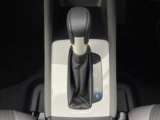 ホンダ フィット e:HEVクロスター 秋田県 2022(令4)年 3.9万km ルナシルバーM ワンオーナー　/社外ナビ【AM/FM/AUX/BT/CD】　/バックカメラ　/パーキングセンサー　/ＬＥＤヘッドライト　/オートライト　/ＥＴＣ　/社外ＡＷ　/コーナーセンサー　/ブレーキホールド　/ライトレベライザー　/プッシュスタート/ホンダECON/レーンキープアシスト/衝突被害軽減システム/横滑り防止装置/オートエアコン /USBポート/自動パーキングブレーキ/クルーズコントロール/スマートキー/クリアランスソナー /フロントワイパーデアイサー /社外フロアマット/社外AW/ウィンカーミラー /サイドバイザー