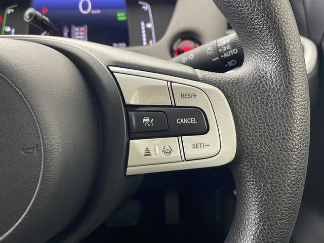 ホンダ フィット e:HEVクロスター 秋田県 2022(令4)年 3.9万km ルナシルバーM ワンオーナー　/社外ナビ【AM/FM/AUX/BT/CD】　/バックカメラ　/パーキングセンサー　/ＬＥＤヘッドライト　/オートライト　/ＥＴＣ　/社外ＡＷ　/コーナーセンサー　/ブレーキホールド　/ライトレベライザー　/プッシュスタート/ホンダECON/レーンキープアシスト/衝突被害軽減システム/横滑り防止装置/オートエアコン /USBポート/自動パーキングブレーキ/クルーズコントロール/スマートキー/クリアランスソナー /フロントワイパーデアイサー /社外フロアマット/社外AW/ウィンカーミラー /サイドバイザー