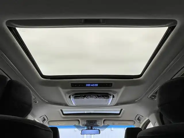 トヨタ ヴェルファイア Z Gエディション 滋賀県 2015(平27)年 4.5万km ホワイトパールクリスタルシャイン 禁煙車/アルパインナビ/CD/DVD/Bluetooth/フルセグTV/バックカメラ/ツインムーンルーフ/フリップダウンモニター/モデリスタエアロ/ETC/デジタルインナーミラー/クルーズコントロール/電動パーキング/ステアリングスイッチ/両側パワースライドドア/ステアリングヒーター/パワーシート/オットマン/純正アルミホイール