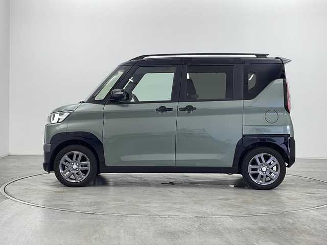 三菱 デリカミニ T プレミアム 群馬県 2024(令6)年 1.6万km 緑Ⅱ ９型ナビ　全周囲カメラ　フルセグＴＶ　デジタルインナーミラー　両側電動ハンズフリースライドドア　ステアリングヒーター　シートヒーター　ＭＩ－ＰＩＬＯＴ　ＬＥＤ　ＥＴＣ　前方ドライブレコーダー　禁煙車