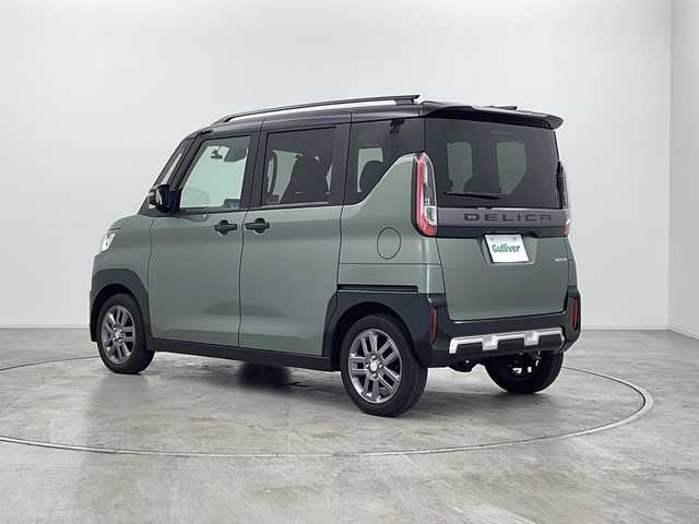 三菱 デリカミニ T プレミアム 群馬県 2024(令6)年 1.6万km 緑Ⅱ ９型ナビ　全周囲カメラ　フルセグＴＶ　デジタルインナーミラー　両側電動ハンズフリースライドドア　ステアリングヒーター　シートヒーター　ＭＩ－ＰＩＬＯＴ　ＬＥＤ　ＥＴＣ　前方ドライブレコーダー　禁煙車
