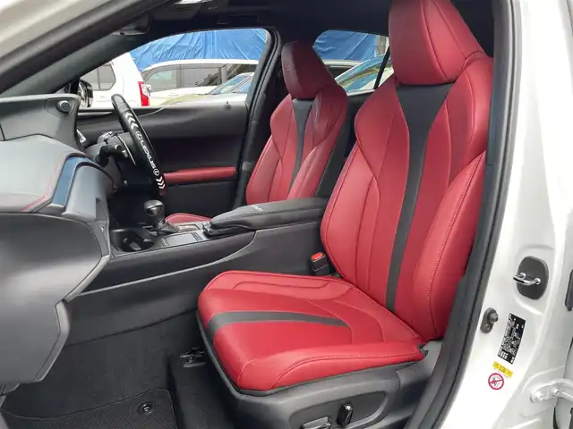 レクサス ＵＸ 250h Fスポーツ 神奈川県 2019(令1)年 1.9万km ホワイトノーヴァガラスフレーク TRDフルエアロ/TRDエアロフェンダー/TRDスポーツマフラー/サンルーフ/セーフティシステムプラス(予防安全パッケージ)/パーキングサポートブレーキ/ブラインドスポットモニター/ハンズフリーパワーバックドア/Ltexスポーツシート(レッド合皮)/シートヒーター(前席)/10.3インチナビ/CD/DVD/Bluetooth/地デジ/バックカメラ/スマートキー(スペアキー、カードキーあり)