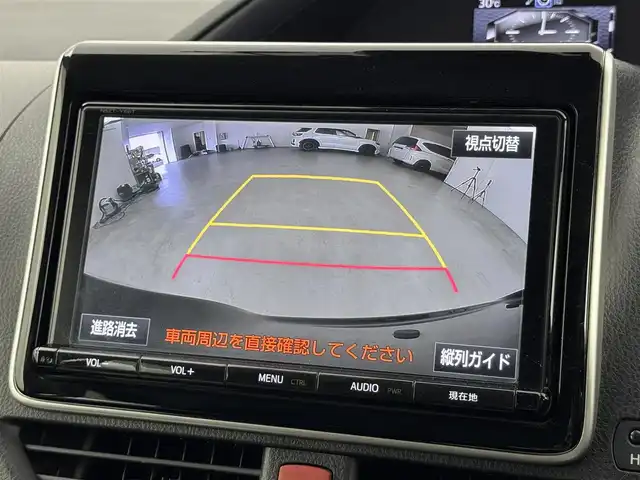 トヨタ ノア ハイブリッド G 福岡県 2016(平28)年 4.8万km ボルドーマイカメタリック 後席モニター　/純正８型ナビ（フルセグＴＶ）　/バックカメラ　/ビルトインＥＴＣ　/前方ドラレコ　/クルーズコントロール　/衝突軽減ブレーキ　/レーンキープ　/先行車発進　/片側電動スライドドア　/シートヒーター　/ＬＥＤ