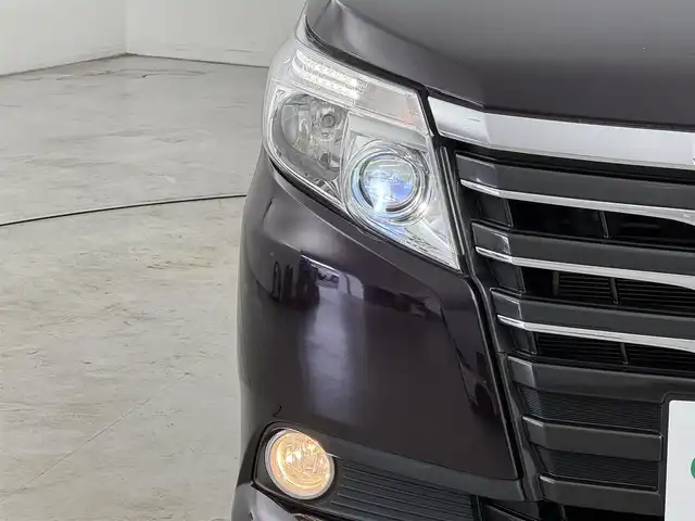 トヨタ ノア ハイブリッド G 福岡県 2016(平28)年 4.8万km ボルドーマイカメタリック 後席モニター　/純正８型ナビ（フルセグＴＶ）　/バックカメラ　/ビルトインＥＴＣ　/前方ドラレコ　/クルーズコントロール　/衝突軽減ブレーキ　/レーンキープ　/先行車発進　/片側電動スライドドア　/シートヒーター　/ＬＥＤ