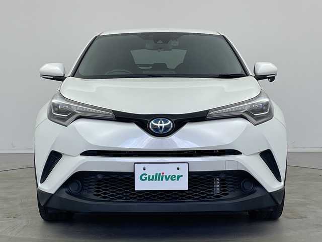 トヨタ Ｃ－ＨＲ S LEDパッケージ 新潟県 2019(令1)年 7万km ホワイトパールクリスタルシャイン 純正SDナビ【NSZT-W68T】/　フルセグTV/CD/DVD/Bluetooth/レーダークルーズコントロール/プリクラッシュセーフティ/レーンキープアシスト/電動パーキングブレーキ/オートブレーキホールド/ドライブレコーダー/バックモニター/ビルトインETC/LEDヘッドライト/オートライト/オートマチックハイビーム/革巻きステアリング/ステアリングスイッチ/電動格納ウインカーミラー/純正フロアマット/ドアバイザー/プッシュスタート/スマートキー/横滑り防止装置/純正17インチアルミホイール/W+サイド+カーテンSRS+ABS