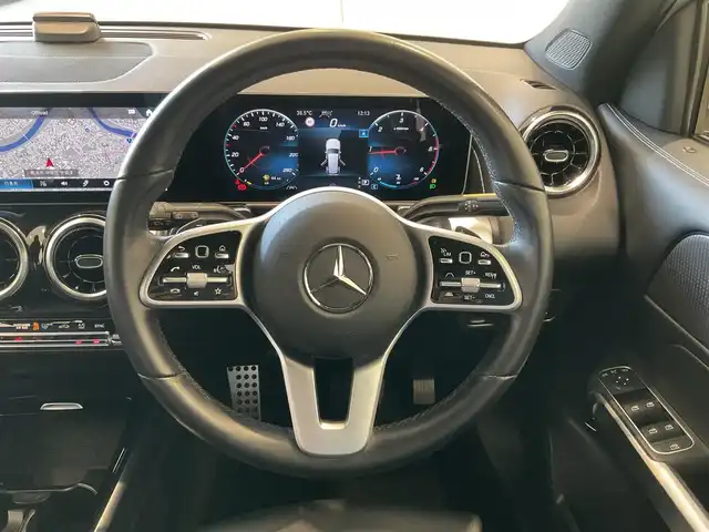 メルセデス・ベンツ ＧＬＢ２００ｄ 熊本県 2020(令2)年 5.7万km ポーラホワイト ・スマートキー/・プッシュスタート/・アクティブステアリングアシスト/・道路標識アシスト/・アクティブレーンキーピングアシスト/・アクティブレーキアシスト/・アテンションアシスト/・ブライドスポットモニター/・レーンチェンジアシスト/・クルーズコントロール(追従式)/・ハーフレザーシート/・前席パワーシート/・前席シートヒーター /・純正メモリナビ/　【Bluetooth・USB・AppleCarPlay・AndroidAuto】/・フルセグTV /・全方位カメラ/・ETC2.0/・パワーバックドア/・LEDヘッドランプ/・保証書/取説
