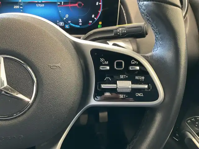 メルセデス・ベンツ ＧＬＢ２００ｄ 熊本県 2020(令2)年 5.7万km ポーラホワイト ・スマートキー/・プッシュスタート/・アクティブステアリングアシスト/・道路標識アシスト/・アクティブレーンキーピングアシスト/・アクティブレーキアシスト/・アテンションアシスト/・ブライドスポットモニター/・レーンチェンジアシスト/・クルーズコントロール(追従式)/・ハーフレザーシート/・前席パワーシート/・前席シートヒーター /・純正メモリナビ/　【Bluetooth・USB・AppleCarPlay・AndroidAuto】/・フルセグTV /・全方位カメラ/・ETC2.0/・パワーバックドア/・LEDヘッドランプ/・保証書/取説