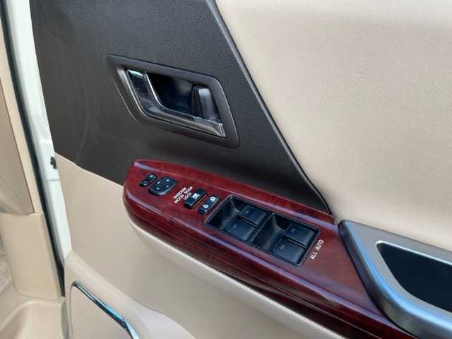 トヨタ アルファード 350G Lパッケージ 神奈川県 2008(平20)年 8.8万km ゴールドパールクリスタルシャイン 純正HDDメーカーナビ【26041】/・ワンセグ/CD/DVD/MSV/AUX/バック/フロント/左カメラ/ダブルムーンルーフ/純正フリップダウンモニター/レザーシート/前席/2列目パワーシート/前席シートヒーター/N席/2列目オットマン/後席フットレスト/パワーバックドア/ビルトインETC/100V電源/両側パワースライドドア/前方ドライブレコーダー/レーダークルーズコントロール/レーンキーピングアシスト/純正16インチAW/プッシュEgスタート/ストップ/スマートキー×2/オートライト/純正HIDヘッドライト/フォグランプ/アダプティブフロントライティングシステム/オールオートパワーウィンドウ/ターンランプ付電動格納ドアミラー/ドアバイザー/純正フロアマット/取扱説明書/マルチメディア取扱説明書/新車時保証書