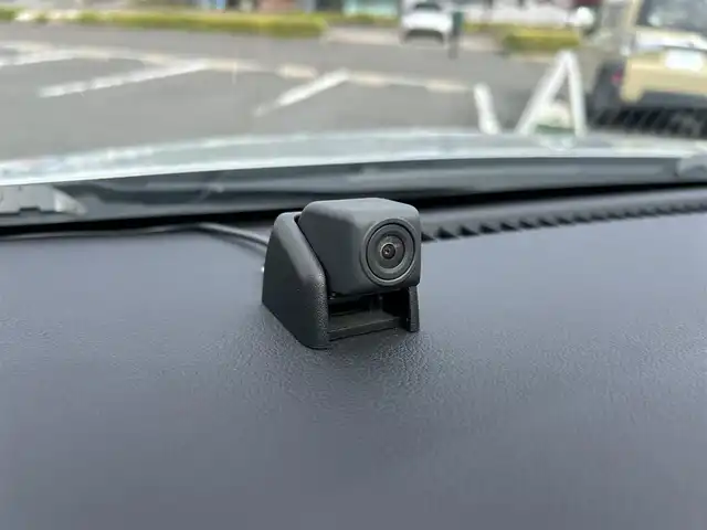 トヨタ プリウス S ツーリングセレクション 福島県 2019(平31)年 5.8万km シルバーM 純正ナビ/フルセグTV/バックカメラ/ビルドインETC/ドライブレコーダー/レーダークルーズコントロール/衝突被害軽減ブレーキ/レーンキープアシスト/横滑り防止装置/アイドリングストップ/シートヒーター/オートライト/オートハイビーム/LEDヘッドライト/フォグランプ/スマートキー/プッシュスタート/電動格納ミラー/社外17インチAW/純正フロアマット