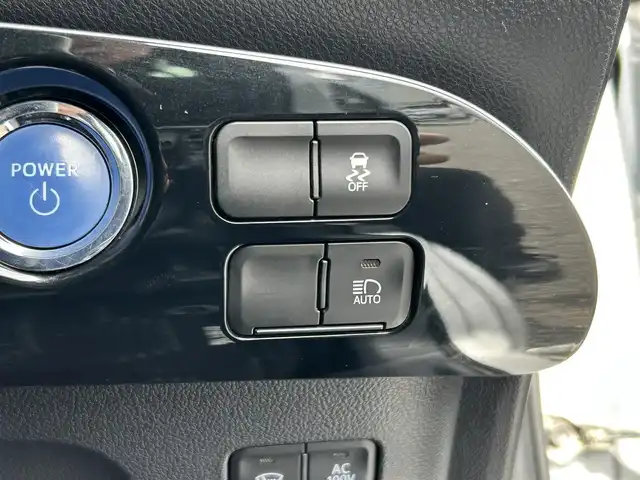 トヨタ プリウス S ツーリングセレクション 福島県 2019(平31)年 5.8万km シルバーM 純正ナビ/フルセグTV/バックカメラ/ビルドインETC/ドライブレコーダー/レーダークルーズコントロール/衝突被害軽減ブレーキ/レーンキープアシスト/横滑り防止装置/アイドリングストップ/シートヒーター/オートライト/オートハイビーム/LEDヘッドライト/フォグランプ/スマートキー/プッシュスタート/電動格納ミラー/社外17インチAW/純正フロアマット