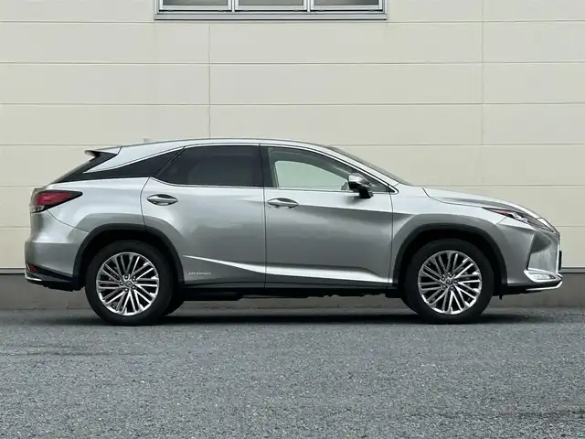 レクサス ＲＸ 450h バージョンL 茨城県 2022(令4)年 3.8万km ソニックチタニウム 保証書/取扱説明書/純正メーカーオプションナビ/サンルーフ/パノラマビューモニター/前後ドライブレコーダー（SD無）/前後コーナーセンサー/ビルトインETC2.0/三眼LEDヘッドライト/電動リヤゲート/フルセグテレビ/追従型クルーズコントロール/全席パワーシート/ヘッドアップディスプレイ