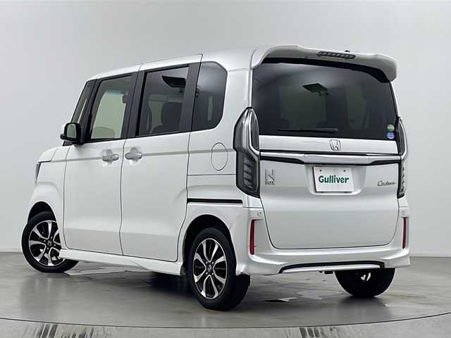 ホンダ Ｎ ＢＯＸ カスタム G L ホンダセンシング 埼玉県 2020(令2)年 2.9万km プラチナホワイトパール 純正ナビ/　　AM/FM/CD/BT/バックカメラ　/ドライブレコーダー　/ビルトインＥＴＣ　/パワースライドドア/ホンダセンシング　/　・レーダークルーズコントロール　/　・衝突軽減システム　/　・レーンキープアシスト　/　・誤発進抑制機能/　・標識認識機能/コーナーセンサー/純正アルミホイール　/純正フロアマット　/ＬＥＤヘッドライト/フォグランプ/プッシュスタート/スマートキー