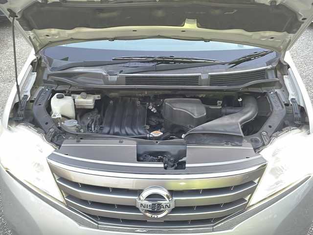 日産 セレナ 20X 大阪府 2012(平24)年 9.1万km ブリリアントシルバー 社外メモリナビ/・AM/FM/CD/DVD/Bluetooth/・フルセグテレビ/フリップダウンモニター/ETC2.0/ドライブレコーダー/クルーズコントロール/アイドリングストップ/横滑り防止装置/盗難防止装置/片側パワースライドドア/キセノンヘッドライト/オートライト/オートエアコン/プッシュスタートボタン/スマートキー×2/ステアリングリモコン/社外15インチアルミホイール/12V充電器/ドアバイザー/保証書/取扱説明書