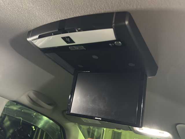 日産 セレナ 20X 大阪府 2012(平24)年 9.1万km ブリリアントシルバー 社外メモリナビ/・AM/FM/CD/DVD/Bluetooth/・フルセグテレビ/フリップダウンモニター/ETC2.0/ドライブレコーダー/クルーズコントロール/アイドリングストップ/横滑り防止装置/盗難防止装置/片側パワースライドドア/キセノンヘッドライト/オートライト/オートエアコン/プッシュスタートボタン/スマートキー×2/ステアリングリモコン/社外15インチアルミホイール/12V充電器/ドアバイザー/保証書/取扱説明書