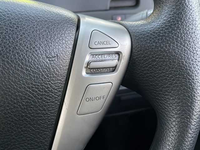 日産 セレナ 20X 大阪府 2012(平24)年 9.1万km ブリリアントシルバー 社外メモリナビ/・AM/FM/CD/DVD/Bluetooth/・フルセグテレビ/フリップダウンモニター/ETC2.0/ドライブレコーダー/クルーズコントロール/アイドリングストップ/横滑り防止装置/盗難防止装置/片側パワースライドドア/キセノンヘッドライト/オートライト/オートエアコン/プッシュスタートボタン/スマートキー×2/ステアリングリモコン/社外15インチアルミホイール/12V充電器/ドアバイザー/保証書/取扱説明書