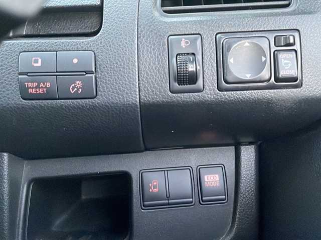 日産 セレナ 20X 大阪府 2012(平24)年 9.1万km ブリリアントシルバー 社外メモリナビ/・AM/FM/CD/DVD/Bluetooth/・フルセグテレビ/フリップダウンモニター/ETC2.0/ドライブレコーダー/クルーズコントロール/アイドリングストップ/横滑り防止装置/盗難防止装置/片側パワースライドドア/キセノンヘッドライト/オートライト/オートエアコン/プッシュスタートボタン/スマートキー×2/ステアリングリモコン/社外15インチアルミホイール/12V充電器/ドアバイザー/保証書/取扱説明書