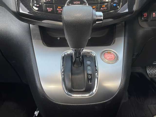 日産 セレナ 20X 大阪府 2012(平24)年 9.1万km ブリリアントシルバー 社外メモリナビ/・AM/FM/CD/DVD/Bluetooth/・フルセグテレビ/フリップダウンモニター/ETC2.0/ドライブレコーダー/クルーズコントロール/アイドリングストップ/横滑り防止装置/盗難防止装置/片側パワースライドドア/キセノンヘッドライト/オートライト/オートエアコン/プッシュスタートボタン/スマートキー×2/ステアリングリモコン/社外15インチアルミホイール/12V充電器/ドアバイザー/保証書/取扱説明書