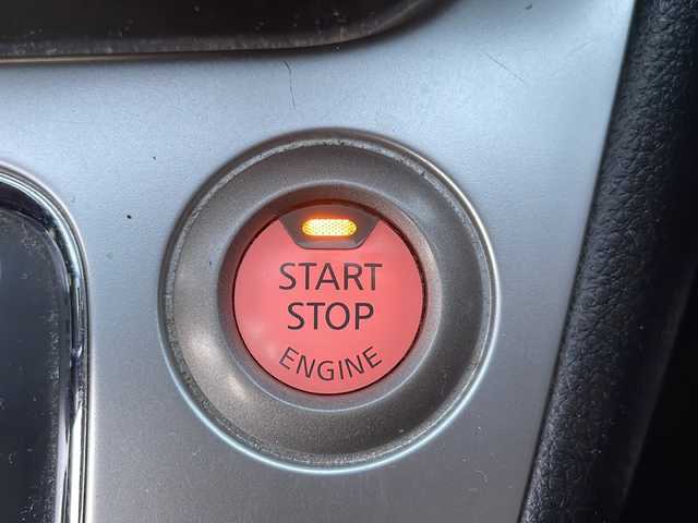 日産 セレナ 20X 大阪府 2012(平24)年 9.1万km ブリリアントシルバー 社外メモリナビ/・AM/FM/CD/DVD/Bluetooth/・フルセグテレビ/フリップダウンモニター/ETC2.0/ドライブレコーダー/クルーズコントロール/アイドリングストップ/横滑り防止装置/盗難防止装置/片側パワースライドドア/キセノンヘッドライト/オートライト/オートエアコン/プッシュスタートボタン/スマートキー×2/ステアリングリモコン/社外15インチアルミホイール/12V充電器/ドアバイザー/保証書/取扱説明書