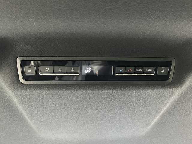 トヨタ ヴォクシー S－Z 大阪府 2022(令4)年 3.9万km アティチュードブラックマイカ ワンオーナー/10.5型ディスプレイオーディオ(フルセグＴＶ　ＡＭ　ＦＭ　ＢＴ　ＣＤ　ＤＶＤ　Ｍｉｒａｃａｓｔ　ＨＤＭＩ　Ａｐｐｌｅｃａｒｐｌａｙ）/サブウーファー(TS-WX130DA)/バックカメラ/前後ドライブレコーダー/ETC/クルーズコントロール追従機能付き/衝突軽減ブレーキ/横滑り防止装置/オートライト/オートマチックハイビーム/コーナーセンサー/パーキングアシスト/WAC/シートヒーター/ハーフレザーシート/両側パワースライドドア/パワーバックドア/純正フロアマット/純正AW