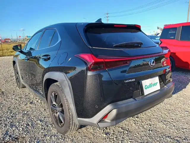 レクサス ＵＸ 250h ブラウンエディション 富山県 2020(令2)年 4.6万km グラファイトブラックガラスフレーク 純正10.3型ナビ/フルセグTV/ハンズフリーパワーバックドア/パノラミックビューモニター/ビルトインETC2.0/ドライブレコーダー/レーダークルーズコントロール/クリアランスソナー/セーフティシステムプラス/・プリクラッシュセーフティ/・レーントレーシングアシスト/・オートマチックハイビーム/・先行車発進告知機能/・ロードサインアシスト/ブラインドスポットモニター/パーキングサポートブレーキ/LEDヘッドランプ/革巻きステアリング/ステアリングヒーター/ブラウン合皮シート/前席パワーシート/シートヒーター/純正17インチアルミホイール/スマートエントリー/スタートシステム/禁煙車