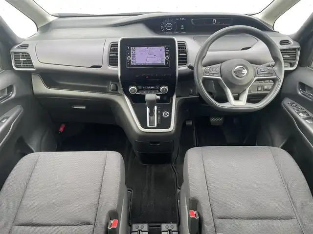 日産 セレナ X Vセレクション 福岡県 2017(平29)年 7.5万km ダイヤモンドブラック フリップダウンモニター/純正ナビ（ＭＭ３１７Ｄ－Ｗ）/フルセグTV/CD/DVD/BT/SD/AM/FM/AUX/バックカメラ/エマージェンシーブレーキ/両側パワースライドドア/クルーズコントロール/ＬＤＷ/スマートキー/プッシュスタート/ステアリングリモコン/ETC2.0/オートライト/ロールサンシェード