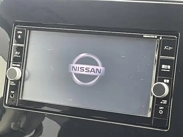 日産 セレナ X Vセレクション 福岡県 2017(平29)年 7.5万km ダイヤモンドブラック フリップダウンモニター/純正ナビ（ＭＭ３１７Ｄ－Ｗ）/フルセグTV/CD/DVD/BT/SD/AM/FM/AUX/バックカメラ/エマージェンシーブレーキ/両側パワースライドドア/クルーズコントロール/ＬＤＷ/スマートキー/プッシュスタート/ステアリングリモコン/ETC2.0/オートライト/ロールサンシェード