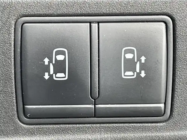 日産 セレナ X Vセレクション 福岡県 2017(平29)年 7.5万km ダイヤモンドブラック フリップダウンモニター/純正ナビ（ＭＭ３１７Ｄ－Ｗ）/フルセグTV/CD/DVD/BT/SD/AM/FM/AUX/バックカメラ/エマージェンシーブレーキ/両側パワースライドドア/クルーズコントロール/ＬＤＷ/スマートキー/プッシュスタート/ステアリングリモコン/ETC2.0/オートライト/ロールサンシェード