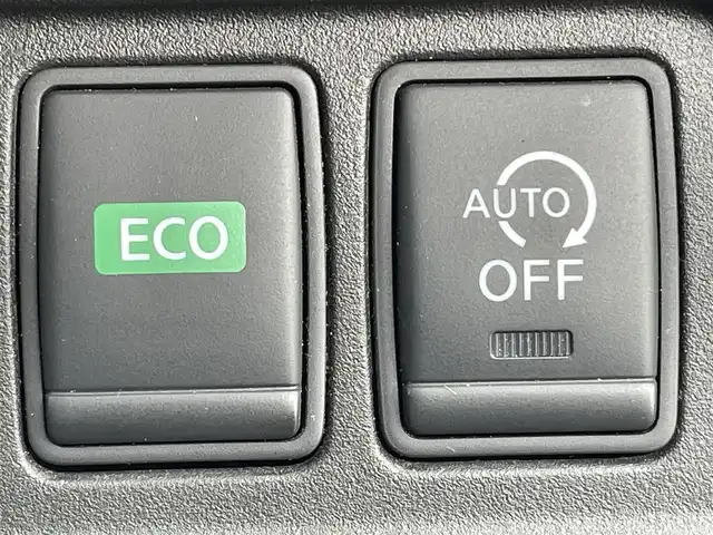 日産 セレナ X Vセレクション 福岡県 2017(平29)年 7.5万km ダイヤモンドブラック フリップダウンモニター/純正ナビ（ＭＭ３１７Ｄ－Ｗ）/フルセグTV/CD/DVD/BT/SD/AM/FM/AUX/バックカメラ/エマージェンシーブレーキ/両側パワースライドドア/クルーズコントロール/ＬＤＷ/スマートキー/プッシュスタート/ステアリングリモコン/ETC2.0/オートライト/ロールサンシェード