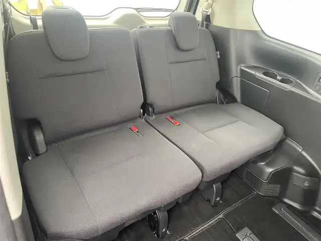 日産 セレナ X Vセレクション 福岡県 2017(平29)年 7.5万km ダイヤモンドブラック フリップダウンモニター/純正ナビ（ＭＭ３１７Ｄ－Ｗ）/フルセグTV/CD/DVD/BT/SD/AM/FM/AUX/バックカメラ/エマージェンシーブレーキ/両側パワースライドドア/クルーズコントロール/ＬＤＷ/スマートキー/プッシュスタート/ステアリングリモコン/ETC2.0/オートライト/ロールサンシェード