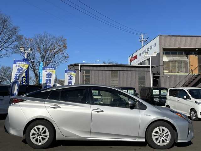 トヨタ プリウス S 宮城県 2016(平28)年 14.6万km シルバーM 【(株)IDOMが運営する【じしゃロン仙台店】の自社ローン対象車両になります。こちらは現金ご利用時の価格です。自社ローンご希望の方は別途その旨お申付け下さい。】/純正SDナビ/Buletooth/バックカメラ/フルセグ/プッシュスタート/スマートキー/ETC/LEDヘッドライト